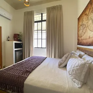 27 Colonial, Centro Historico Hotel